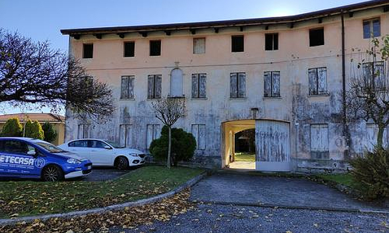Casale A Sedegliano...