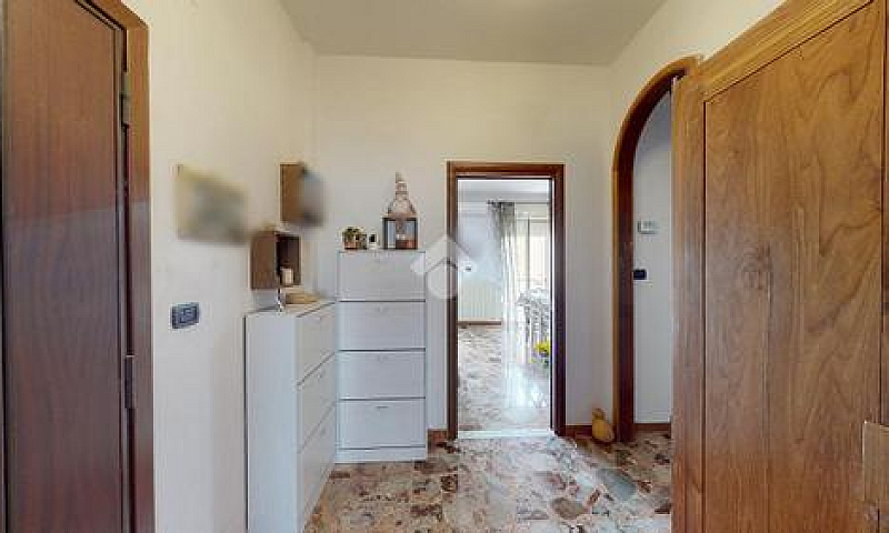 4 Locali A Brindisi...
