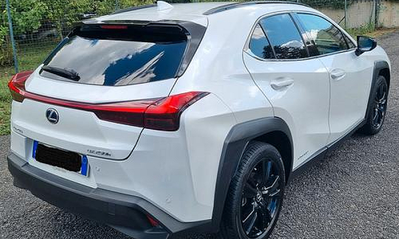 Lexus Ux 250H Hybrid...