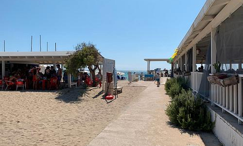 Victor Village Setti...