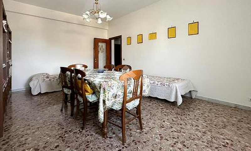 2 Locali A Monte Com...