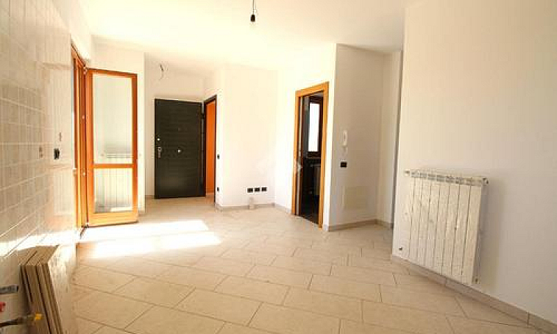 3 Locali A Petacciat...