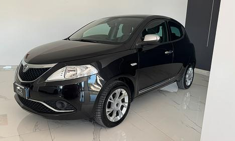 Lancia Ypsilon 1.2 6...