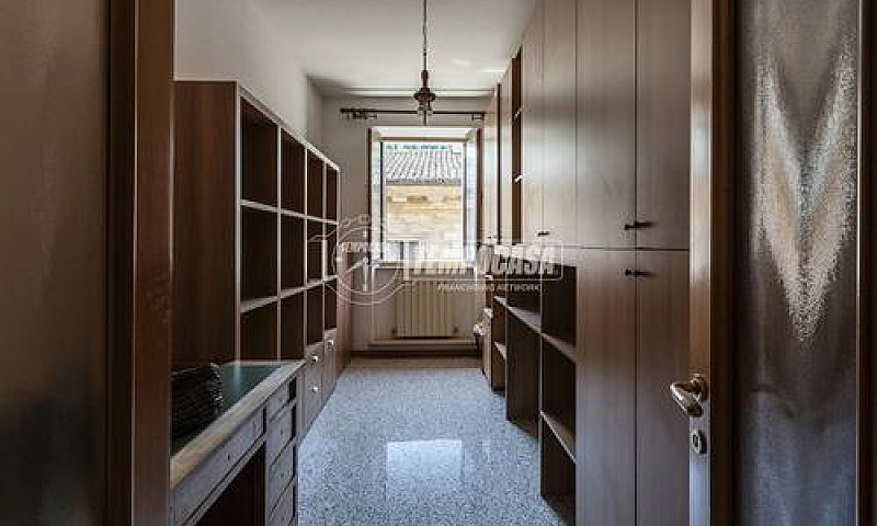 Ampio Quadrilocale C...