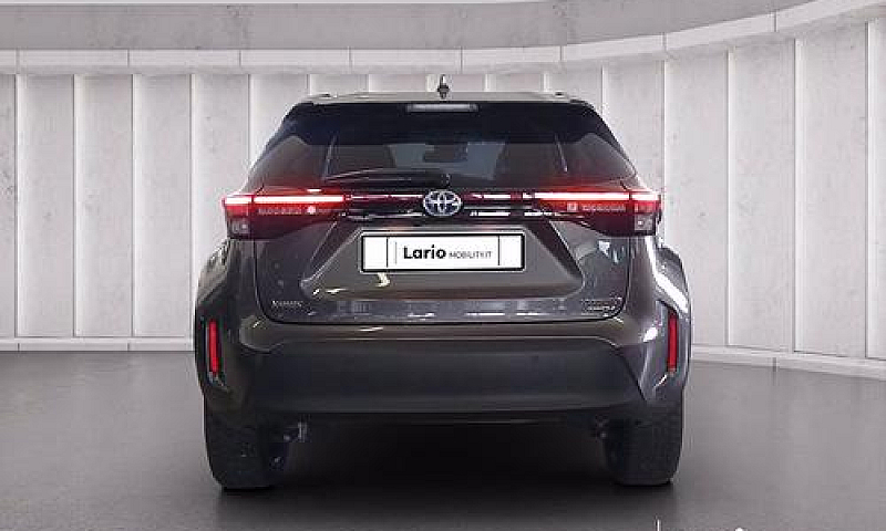 Toyota Yaris Cross 1...