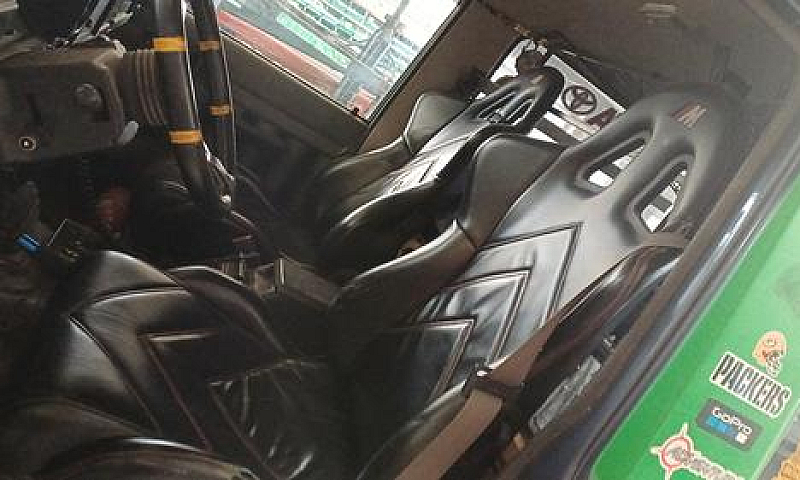 Toyota Landcruiser L...