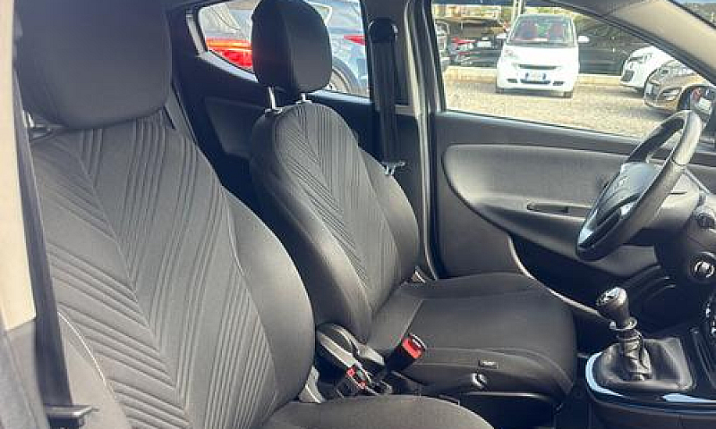 Lancia Ypsilon 1.0 F...