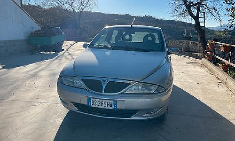 Lancia Y 1200 16 V...