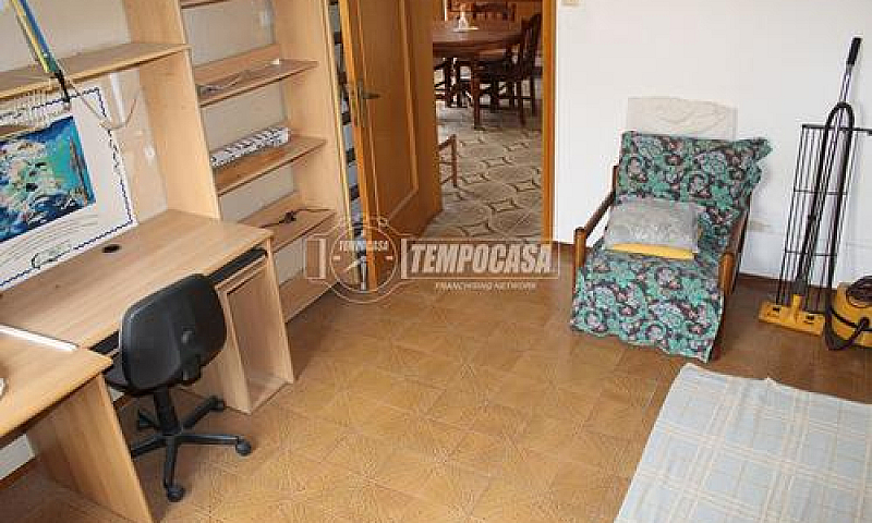 Trilocale Con Cantin...