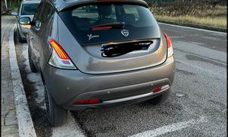 Lancia Ypsilon...