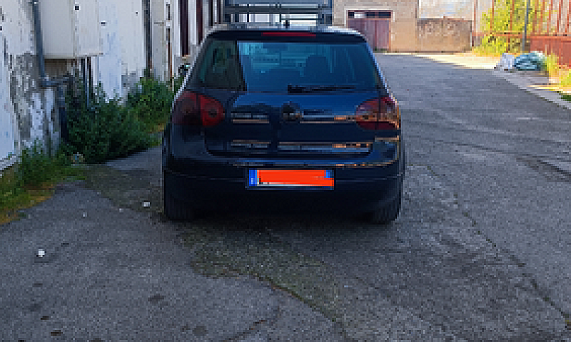 Wolswaghen Golf...
