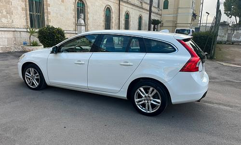 Volvo V60 D2 1.6 Die...