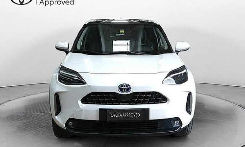 Toyota Yaris Cross 1...