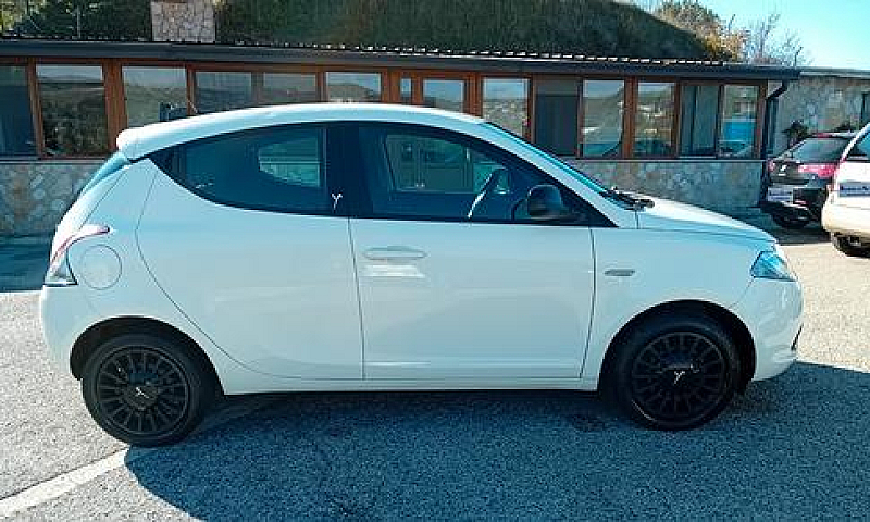 Lancia Ypsilon 1.3 M...