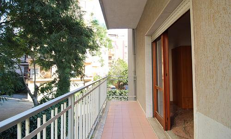 4 Locali A Reggio Di...