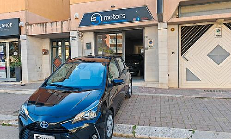 Toyota Yaris 1.5 Hyb...