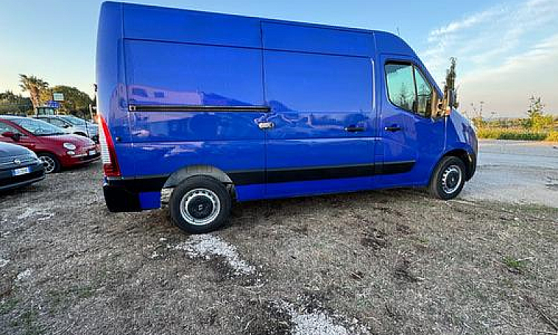 Renault Master T33 2...