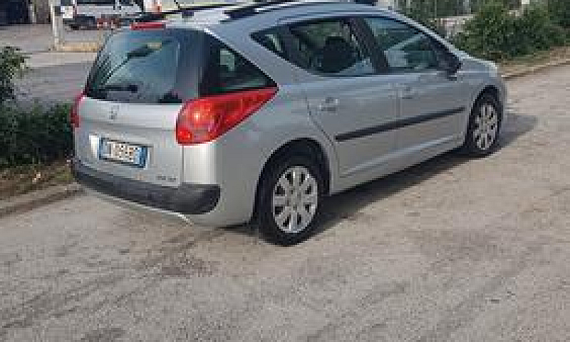 Peugeot 207 1.4 8V 7...