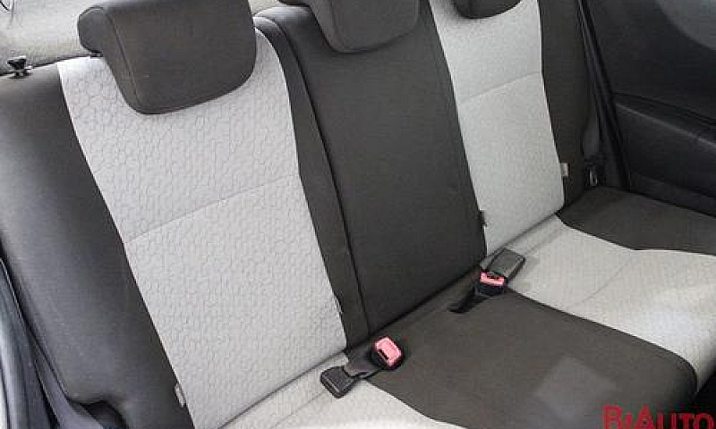 Toyota Yaris 1.4 D-4...