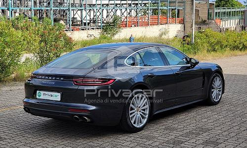 Porsche Panamera 2.9...