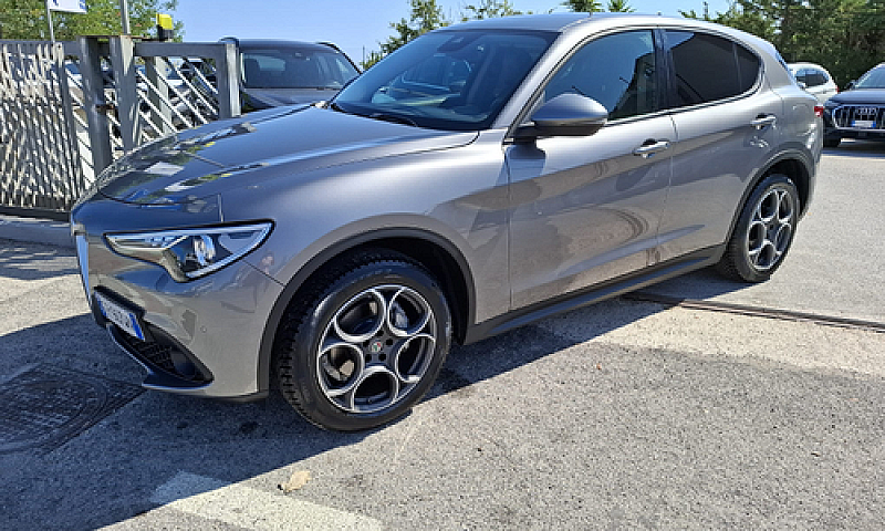 Alfa Romeo Stelvio Q...