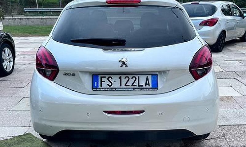 Peugeot 208 Puretech...