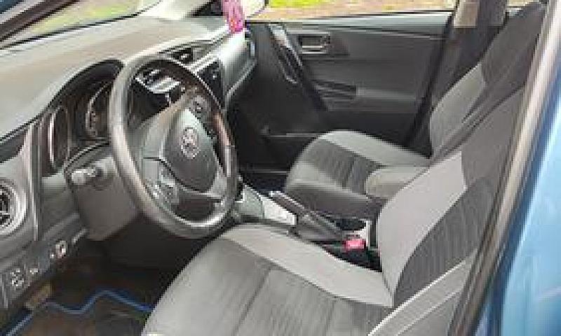 Toyota Auris - 2015...