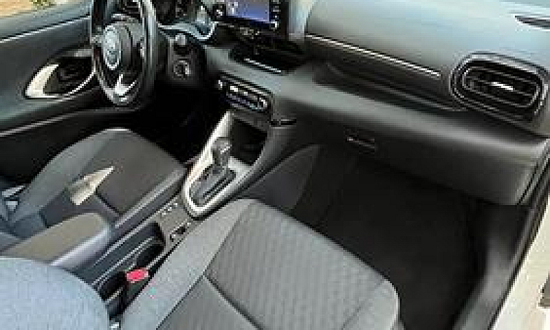 Toyota Yaris 1.5 Hyb...