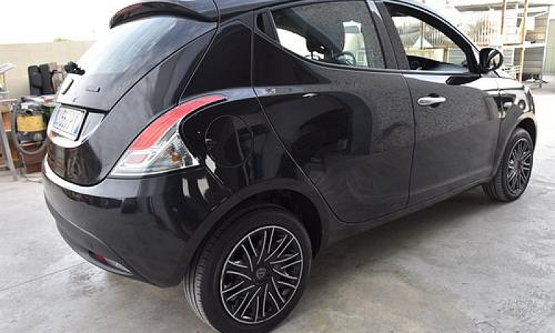 Lancia Ypsilon 1.0 F...