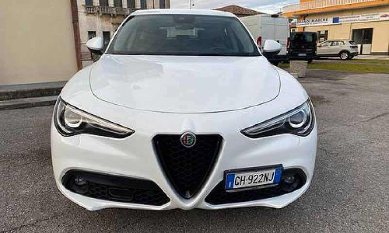 Alfa Romeo Stelvio 2...