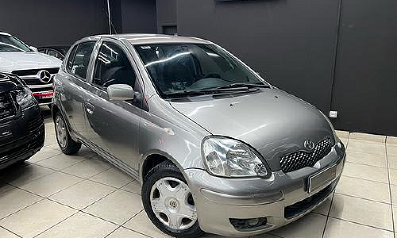 Toyota Yaris 1.0 5 P...