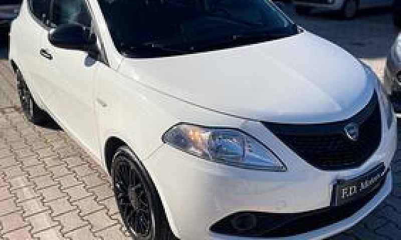 Lancia Ypsilon 1.2 6...