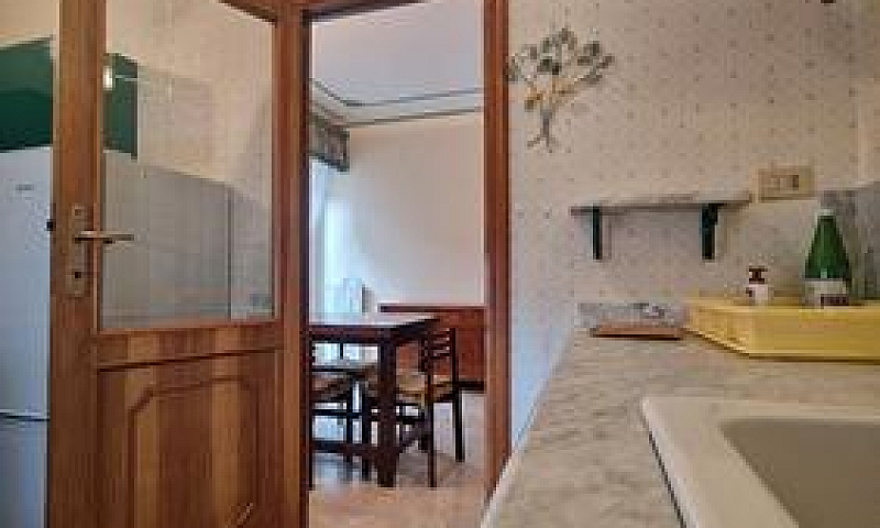 Pressi Via Roma Mq. ...