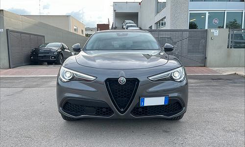 Alfa Romeo Stelvio 2...