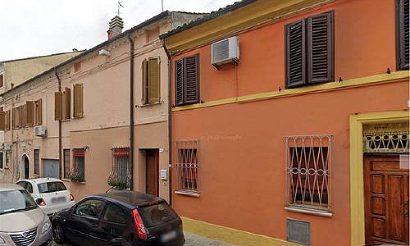 Appartamento A Comac...