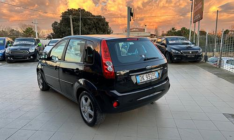 Ford Fiesta 1.4 Tdci...