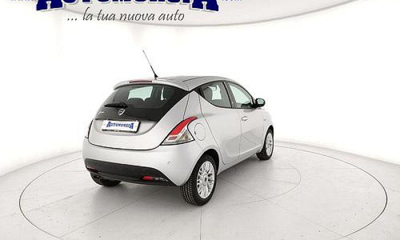 Lancia Ypsilon 1.2 6...