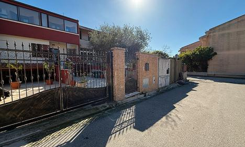 Villa A Schiera Rist...
