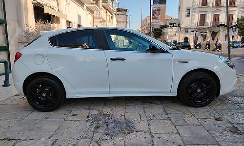 Alfa Romeo Giulietta...