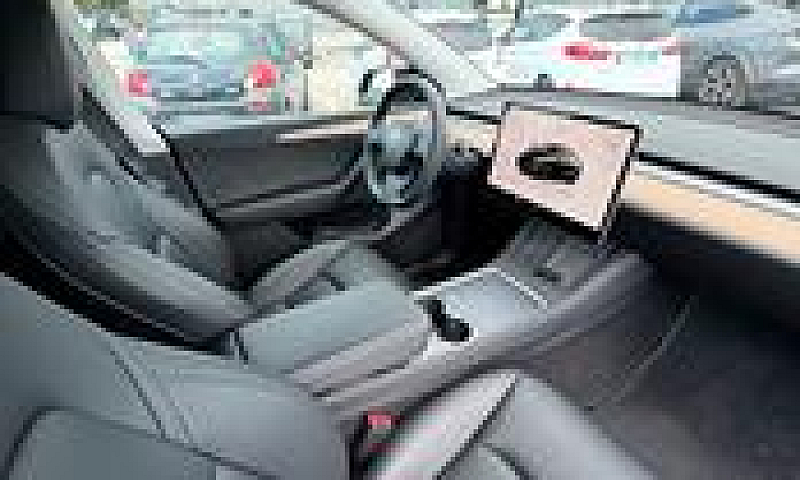 Tesla Model  Y Rwd...