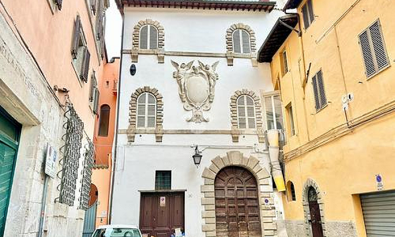 2 Locali A Spoleto...