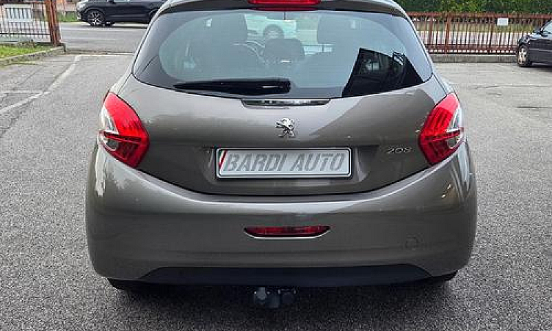 Peugeot 208 1.4 Hdi ...