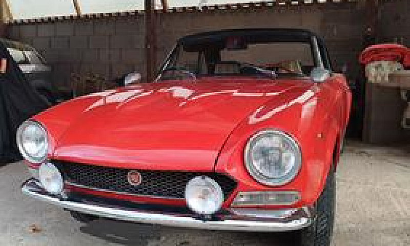 Fiat 124 Sport Spide...