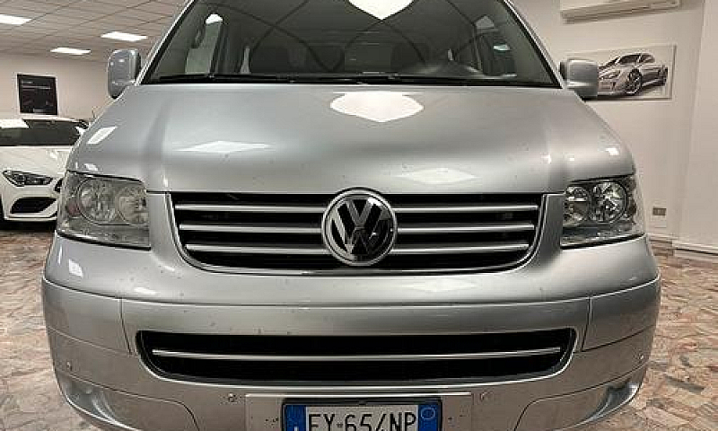 Volkswagen Caravelle...