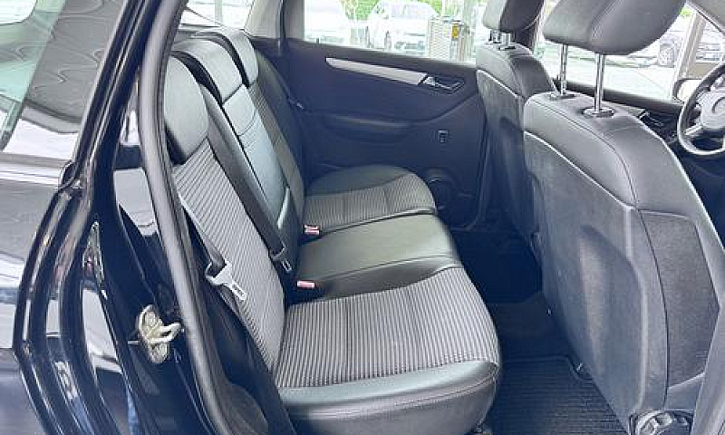 Mercedes-Benz B 180 ...