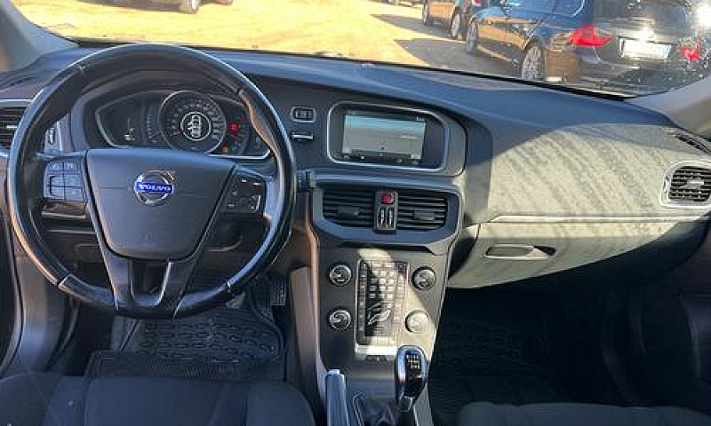 Volvo V40 D2 1.6 Mom...