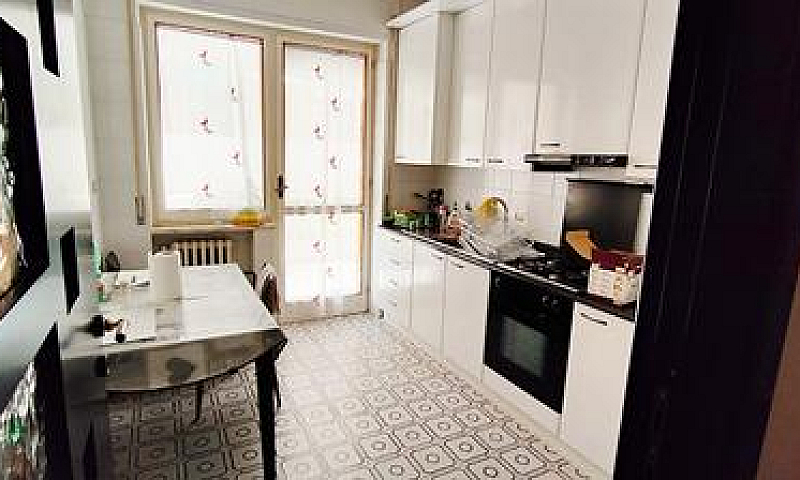 Quadrilocale Viale J...