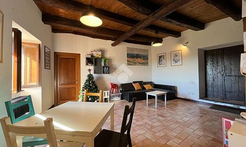 2 Locali A Porano...