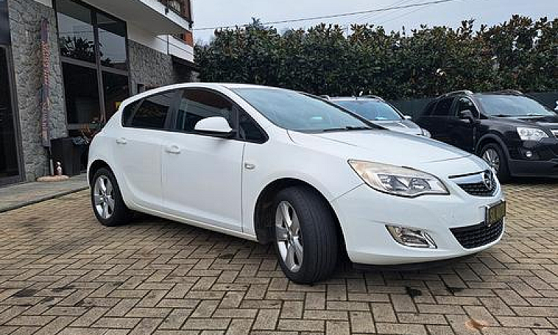 Opel Astra 1.4 Turbo...