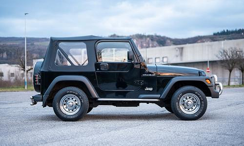 Jeep Wrangler 2.5 Ca...
